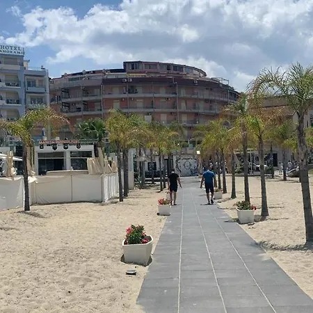 C'est La Vie דירה
