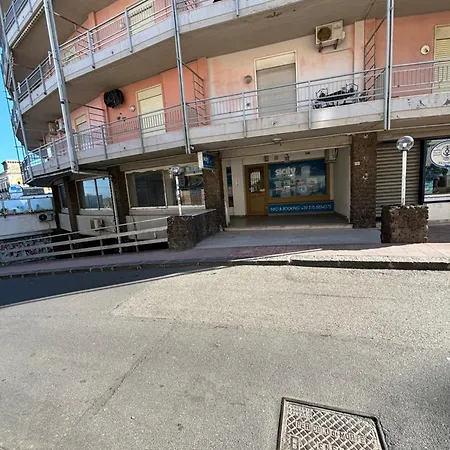 C'est La Vie * Giardini-Naxos