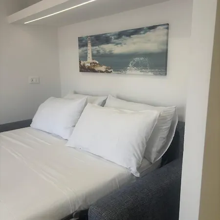 C'est La Vie * Giardini-Naxos