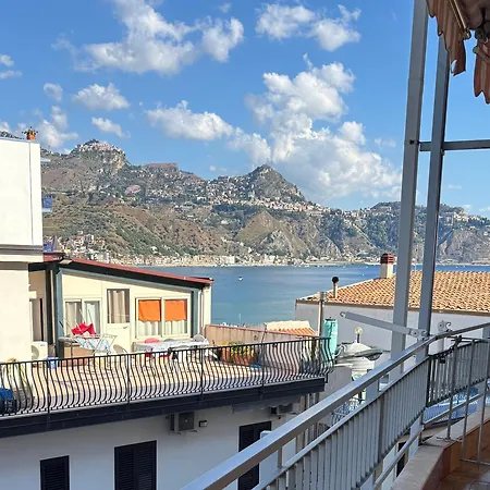 C'est La Vie Appartement Giardini-Naxos