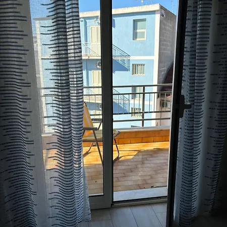 C'est La Vie Apartment *